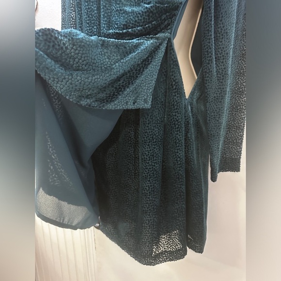 Intermix Women’s Silk Blend Teal Long Sleeve Wrap Dress, Size 0 - Picture 5 of 16